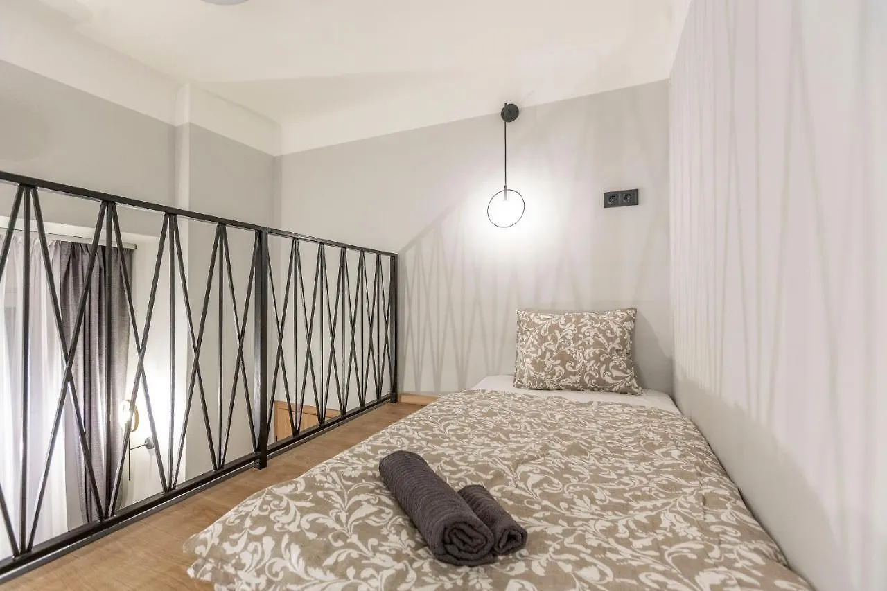 Exclusive New York Residence In The Heart Of Boedapest 0*,